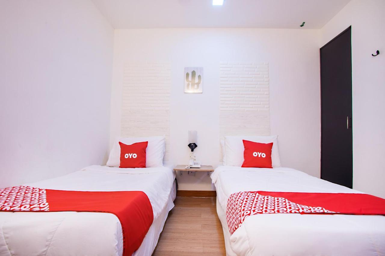 Oyo 43963 T Signature Hotel Petaling Jaya Zewnętrze zdjęcie