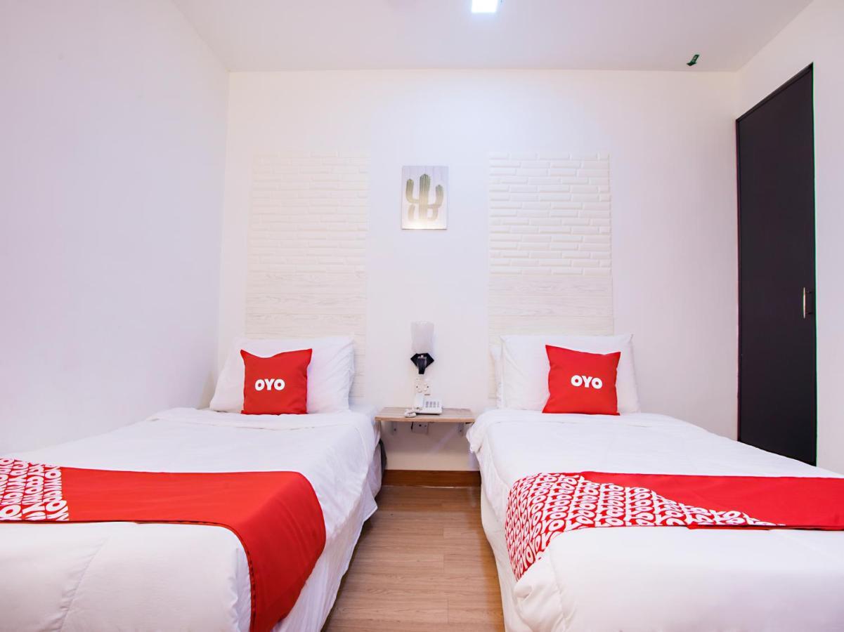 Oyo 43963 T Signature Hotel Petaling Jaya Zewnętrze zdjęcie